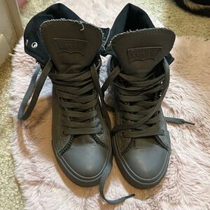 LEVI’S high top shoes